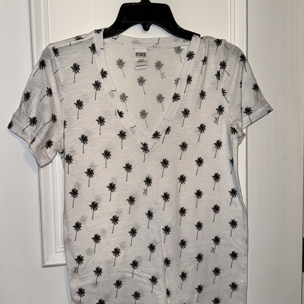 Victorias Secret PINK - Palm Tree V Neck Tee Short Sleeve T-shirt